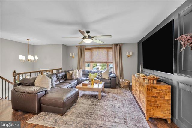 3 CARRIAGE CT, Waterford Works, NJ 08089