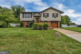 3 CARRIAGE CT, Waterford Works, NJ 08089