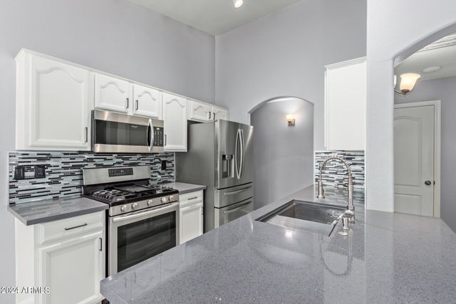 983 E PALOMINO Way, San Tan Valley, AZ 85143