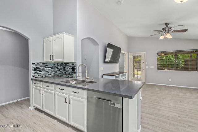 983 E PALOMINO Way, San Tan Valley, AZ 85143
