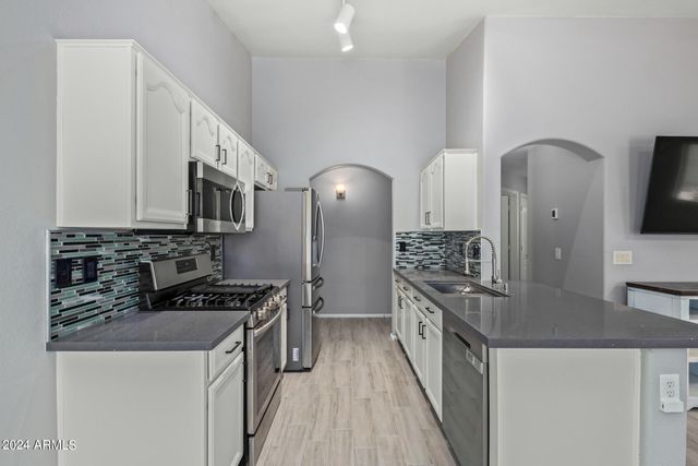 983 E PALOMINO Way, San Tan Valley, AZ 85143