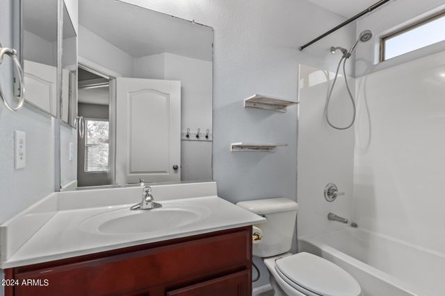 983 E PALOMINO Way, San Tan Valley, AZ 85143