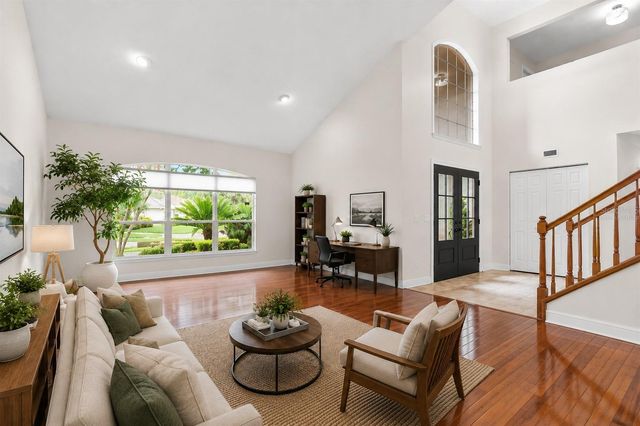 5562 AVENUE DU SOLEIL, Lutz, FL 33558