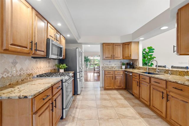 5562 AVENUE DU SOLEIL, Lutz, FL 33558
