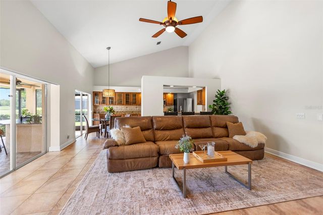 5562 AVENUE DU SOLEIL, Lutz, FL 33558