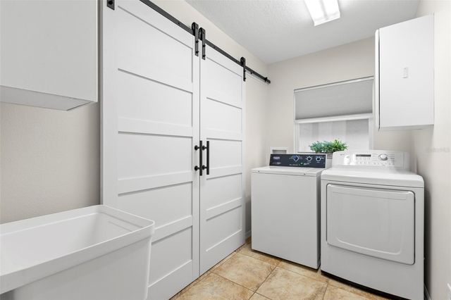 5562 AVENUE DU SOLEIL, Lutz, FL 33558