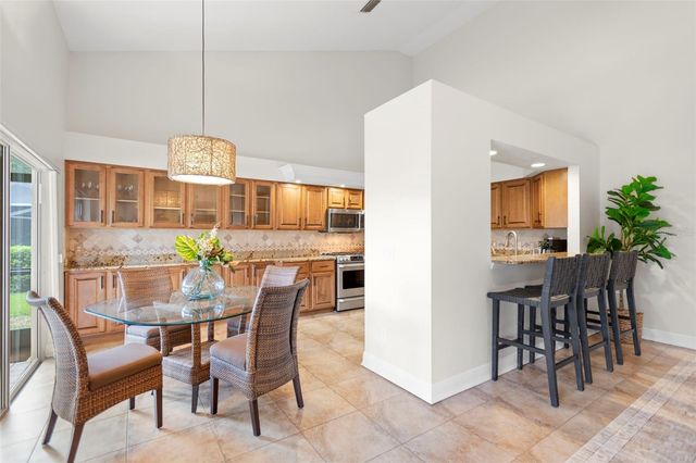 5562 AVENUE DU SOLEIL, Lutz, FL 33558