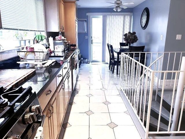 10-12 Fairview Ave, Swampscott, MA 01907