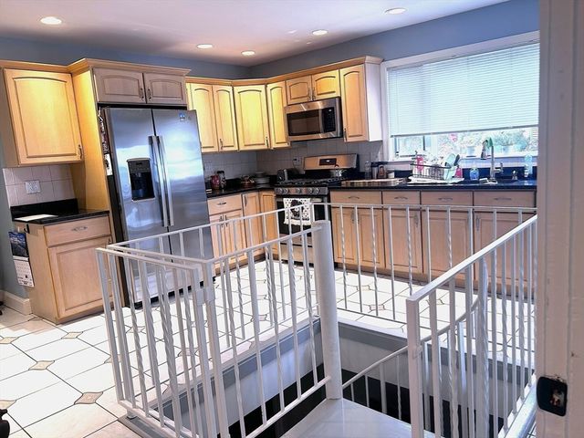 10-12 Fairview Ave, Swampscott, MA 01907
