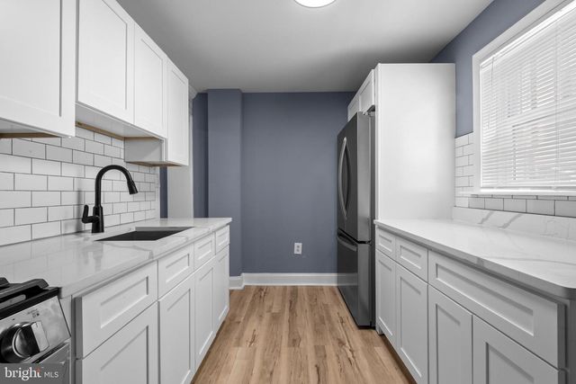 2715 E THOMPSON ST, Philadelphia, PA 19134