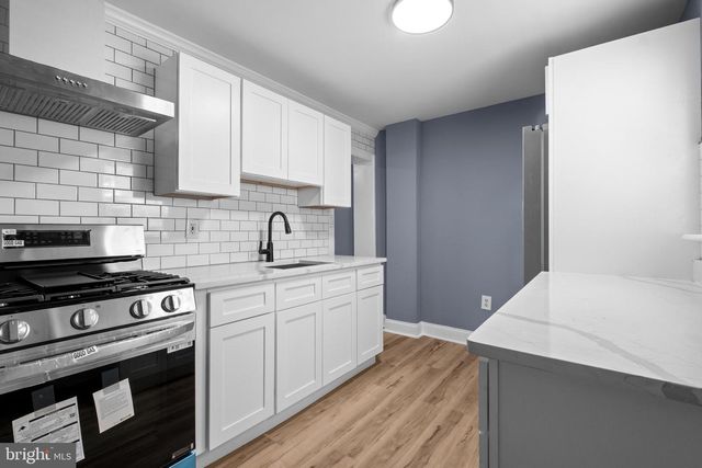 2715 E THOMPSON ST, Philadelphia, PA 19134