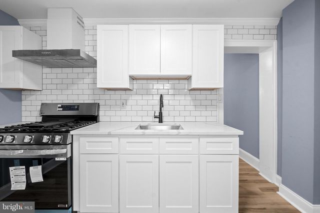 2715 E THOMPSON ST, Philadelphia, PA 19134