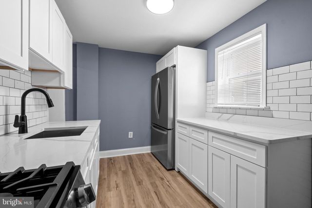 2715 E THOMPSON ST, Philadelphia, PA 19134