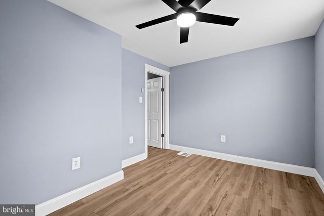 2715 E THOMPSON ST, Philadelphia, PA 19134