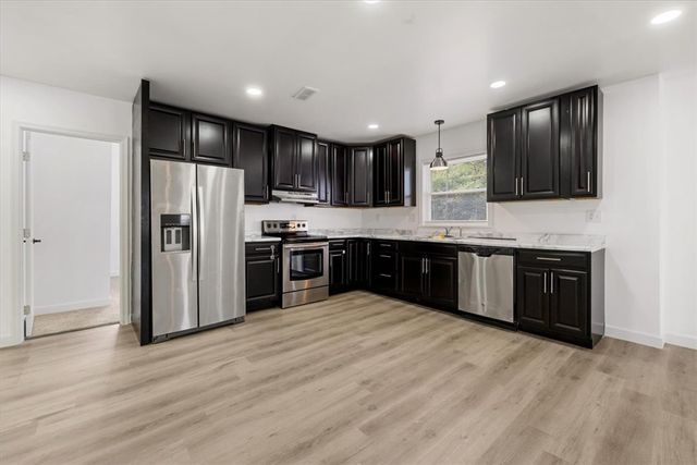 629 Little Meadow Drive, Riverside, OH 45404