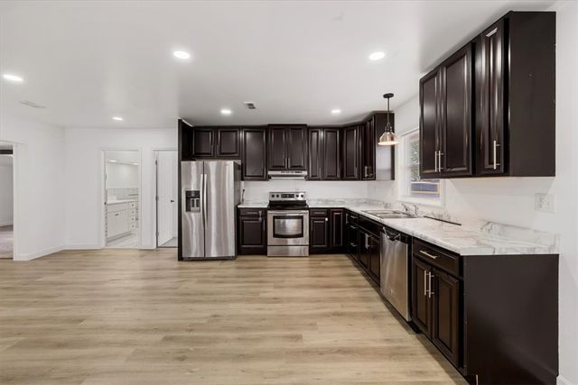 629 Little Meadow Drive, Riverside, OH 45404