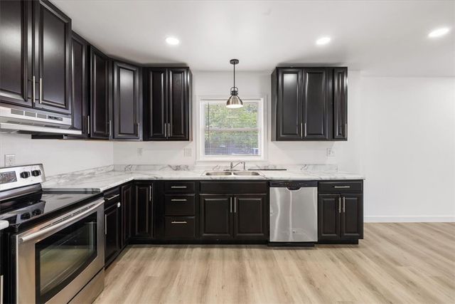 629 Little Meadow Drive, Riverside, OH 45404