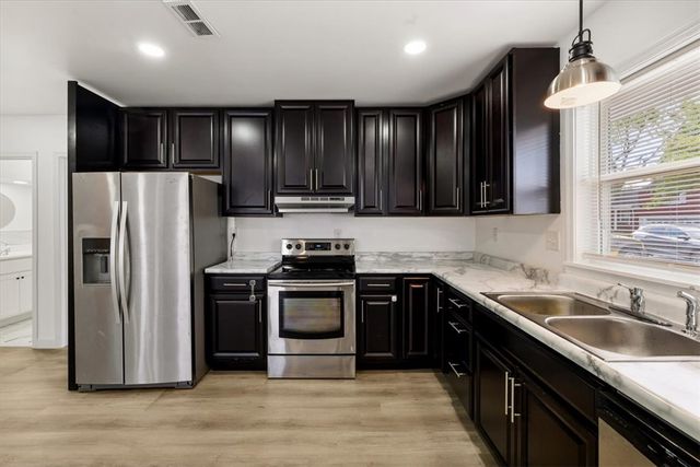 629 Little Meadow Drive, Riverside, OH 45404