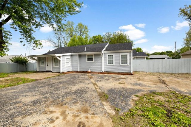 629 Little Meadow Drive, Riverside, OH 45404