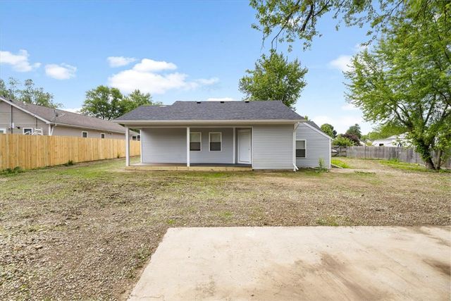 629 Little Meadow Drive, Riverside, OH 45404