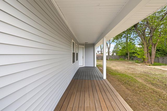 629 Little Meadow Drive, Riverside, OH 45404