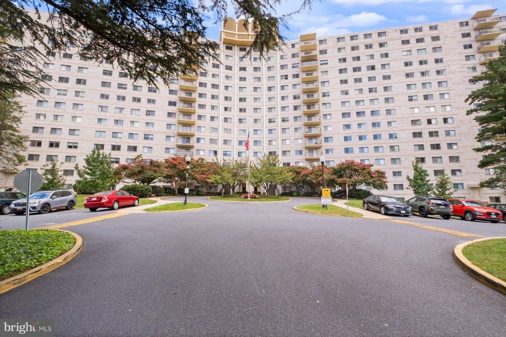 1111 UNIVERSITY BLVD W #817, Silver Spring, MD 20902