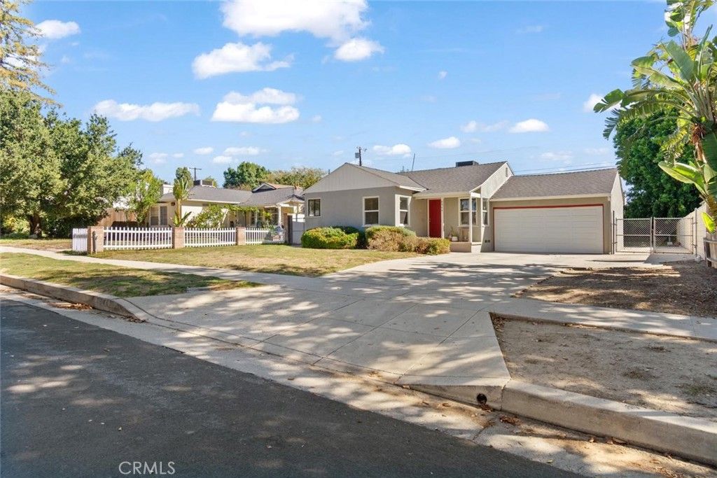 8944 Darby Avenue, Northridge, CA 91325 — exterior