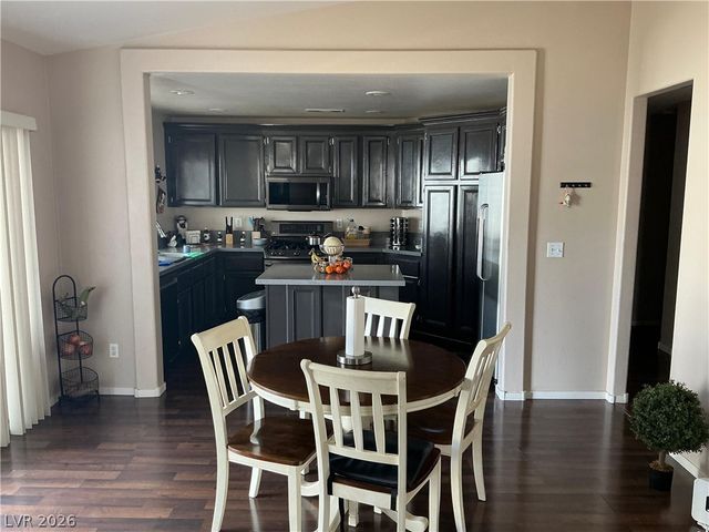 2220 Fountain Valley Way, North Las Vegas, NV 89031