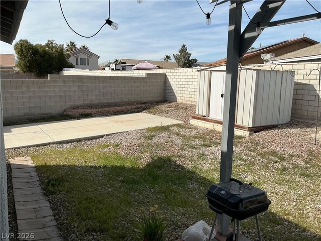 2220 Fountain Valley Way, North Las Vegas, NV 89031