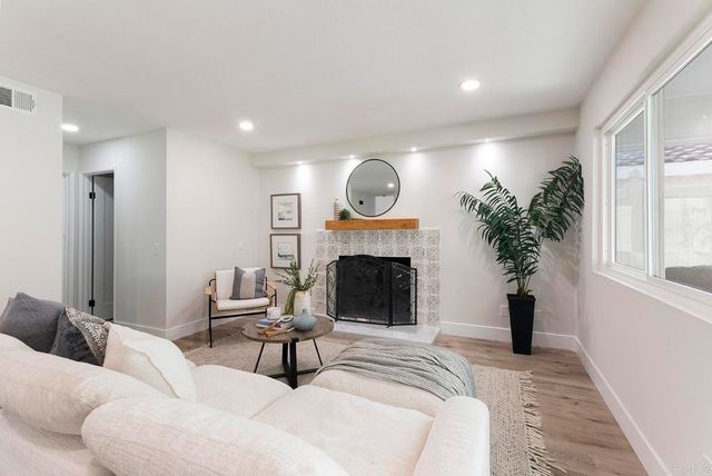 8985 Talca Court, San Diego, CA 92129