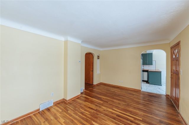 17001 Laverne Avenue, Cleveland, OH 44135