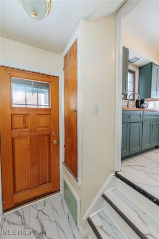 17001 Laverne Avenue, Cleveland, OH 44135