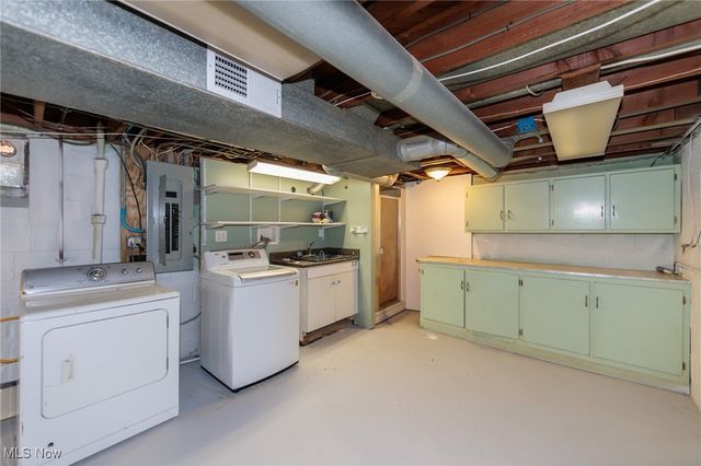 17001 Laverne Avenue, Cleveland, OH 44135