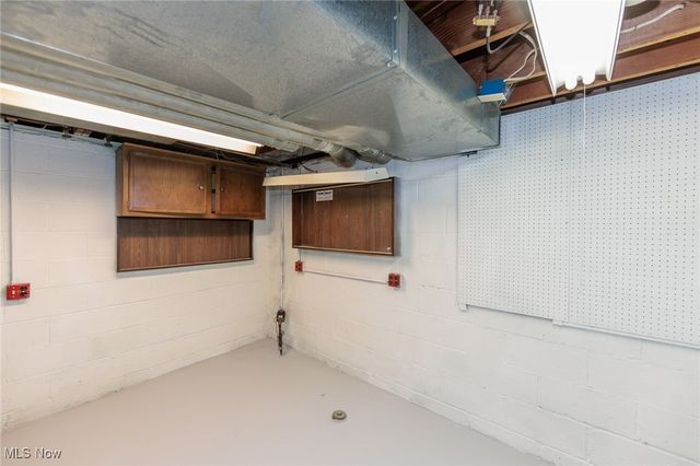 17001 Laverne Avenue, Cleveland, OH 44135