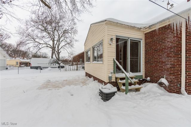 17001 Laverne Avenue, Cleveland, OH 44135