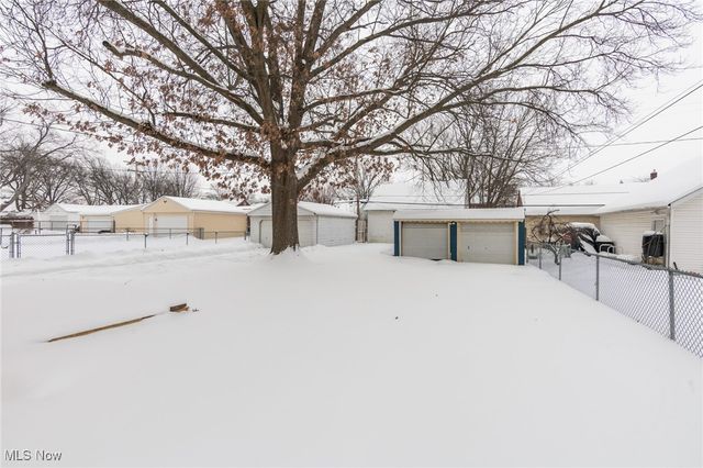 17001 Laverne Avenue, Cleveland, OH 44135