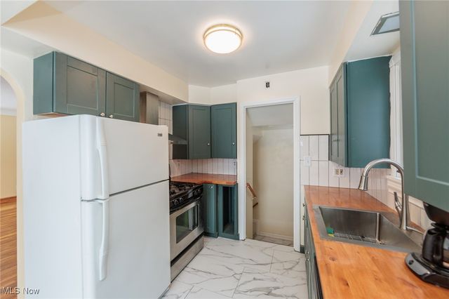 17001 Laverne Avenue, Cleveland, OH 44135