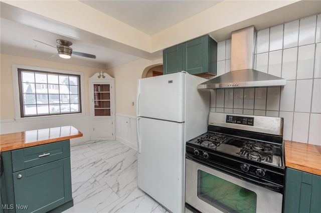 17001 Laverne Avenue, Cleveland, OH 44135