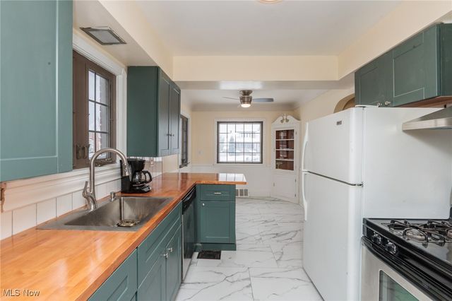 17001 Laverne Avenue, Cleveland, OH 44135