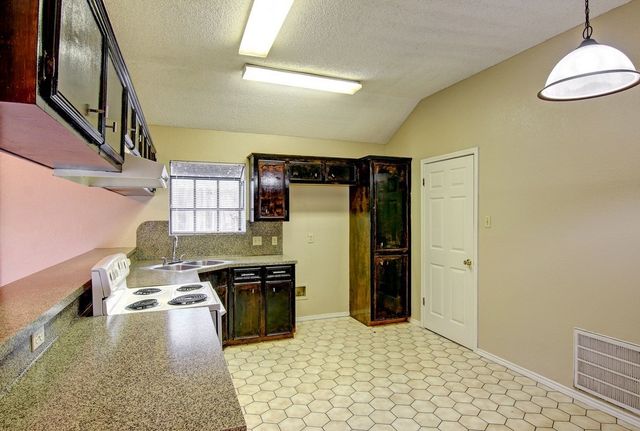 6009 Williston Dr, Corpus Christi, TX 78415