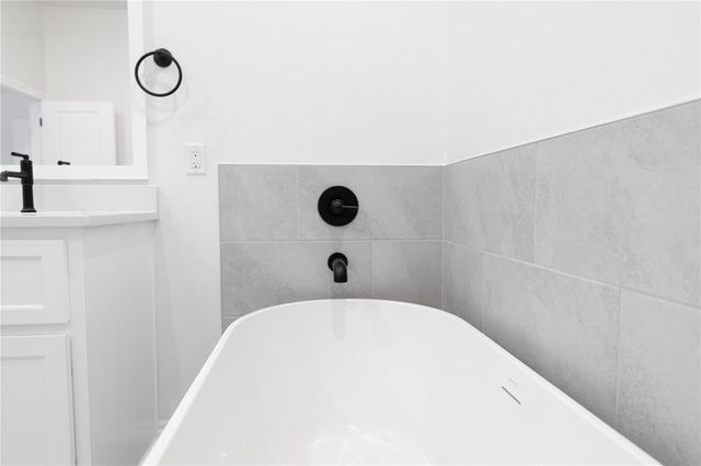 12400 Velvet Ash Avenue, Oklahoma City, OK 73173