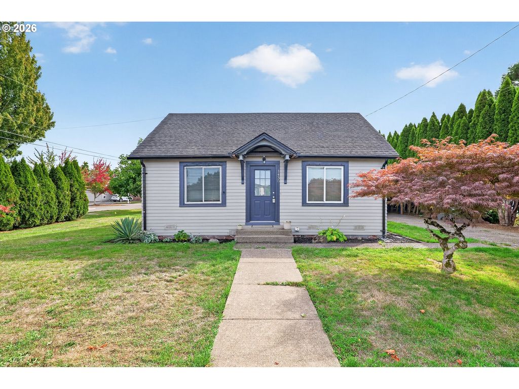 Image 1 of property listing at 1438 Sw 2ND St, Mc Minnville, OR 97128