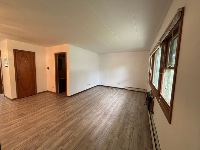 581 Burlington Avenue 1, Clarendon Hills, IL 60514