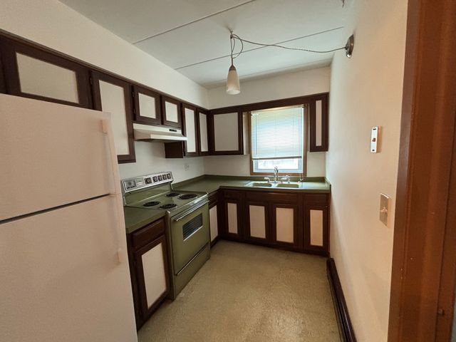 581 Burlington Avenue 1, Clarendon Hills, IL 60514