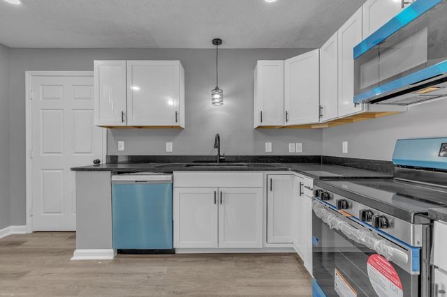 1916 Louanne Dr, Nashville, TN 37217