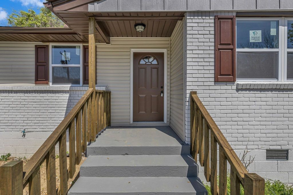 1916 Louanne Dr, Nashville, TN 37217