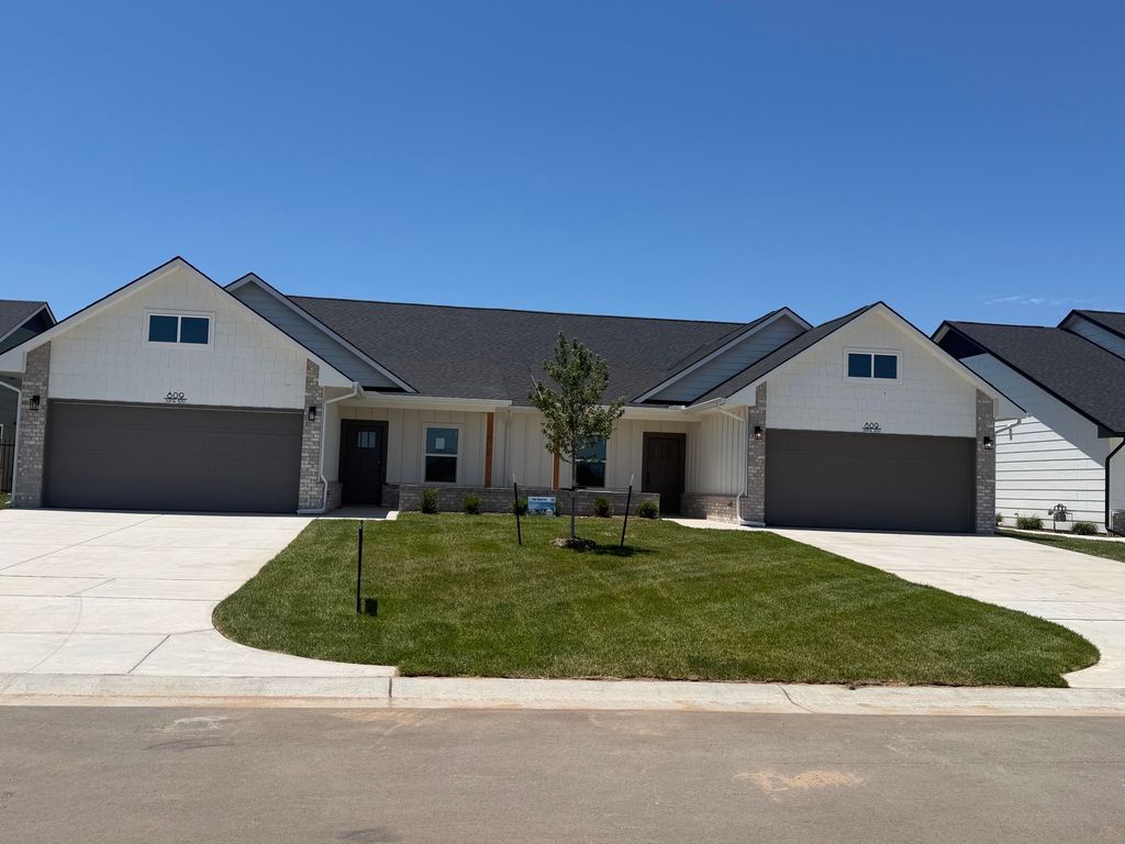 809 N Rainbow Lake St Unit 100, Wichita, KS 67235