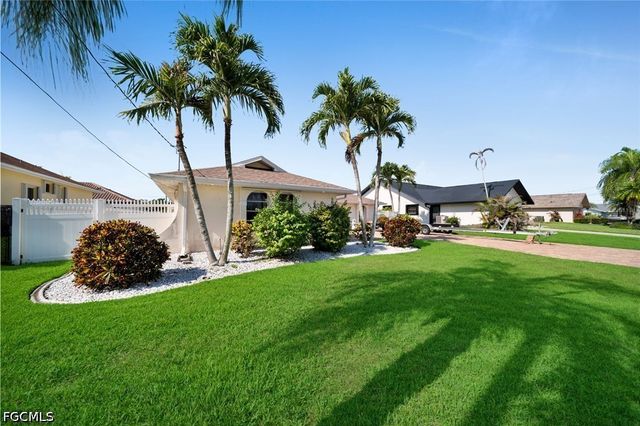 1220 SW 54th LN, Cape Coral, FL 33914