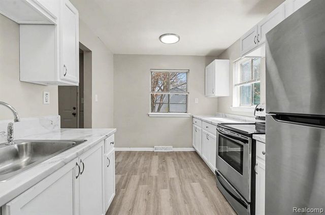 24834 Schroeder Avenue, Eastpointe, MI 48021