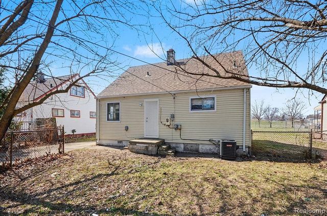 24834 Schroeder Avenue, Eastpointe, MI 48021